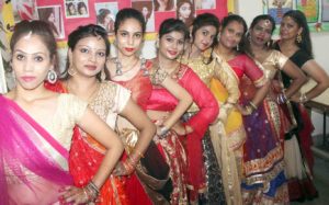 FARIDABAD MAIN WOMENS VOCATIONAL INSTITUTE KI STUDENTS TEEZ MANATEY HUE