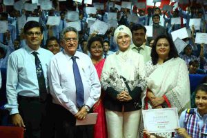 Ontologist Aashmeen Munjaal witnessed motivating students by Life Skill Training Programme_compress38